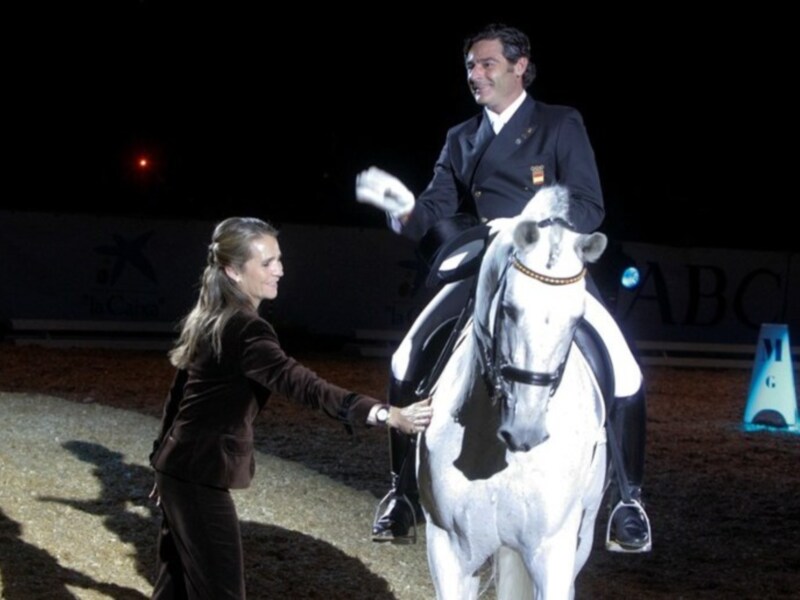 La Infanta Elena inaugura la XX edición  del salón internacional del caballo