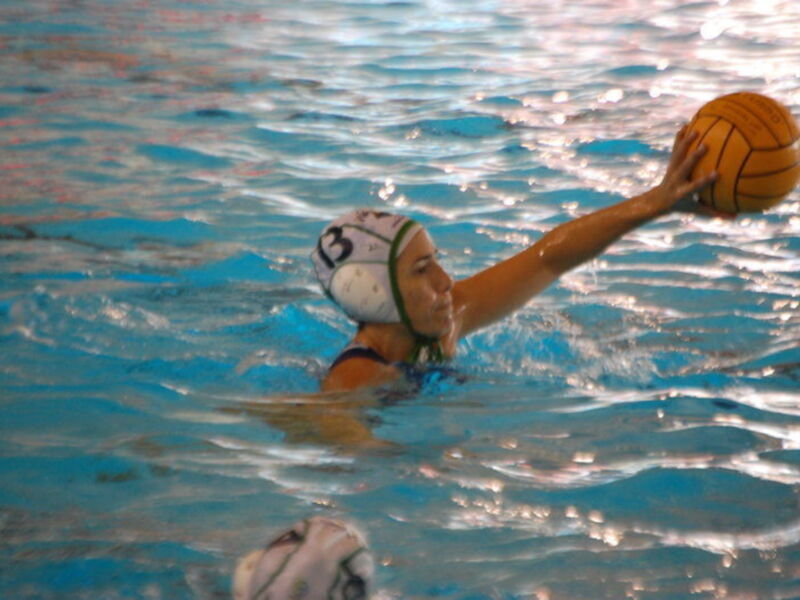 Duelo con sabor a play off para echar el cierre a la primera vuelta en la División de Honor femenina de waterpolo