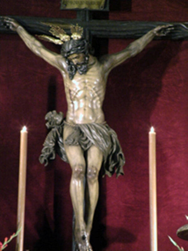 Galería del Altar del Quinario en Honor del Stmo Cristo de la Buena Muerte, de la Hermandad de la Hiniesta