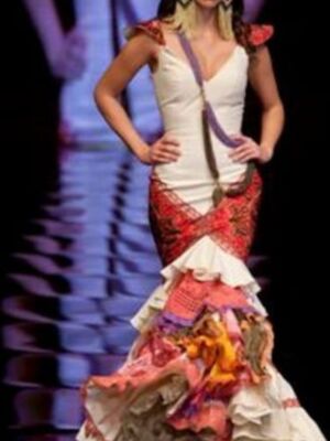 Marisa Jara, Helen Lindes, Paula Guilló, Miss España 2010, Eva González y Mª José Suárez de flamenca en Simof 2011