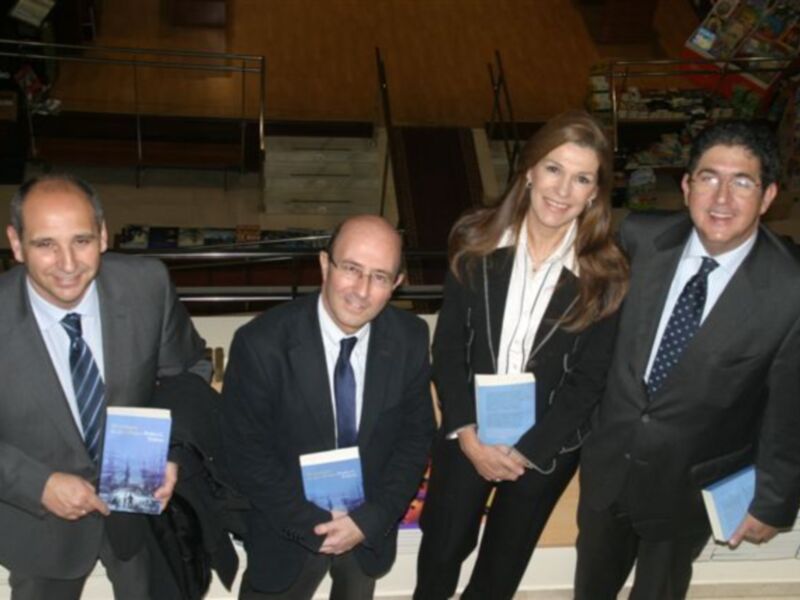 Presentación en Sevilla de El milagro de las abejas de Pedro J. Yúfera: Parece que el cuadro de Valdés Leal nació para este libro 