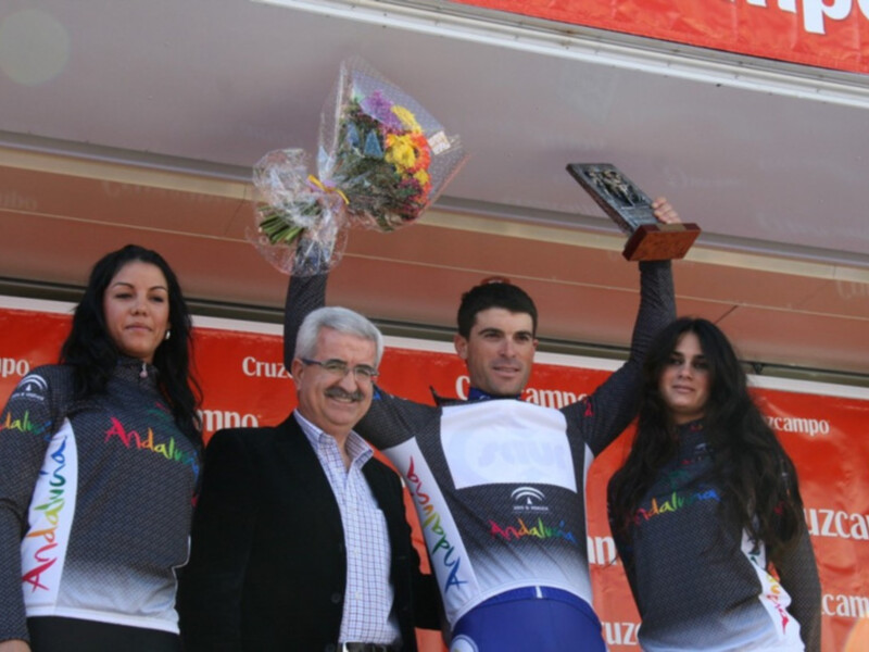 El francés Jimmy Engoulvent vence en una dura crono en la primera etapa de la Vuelta a Andalucía en Benahavís