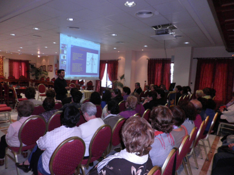 La semana de la salud y la actividad física comenzó con la conferencia de Nicolás Montoya(Chipiona) 