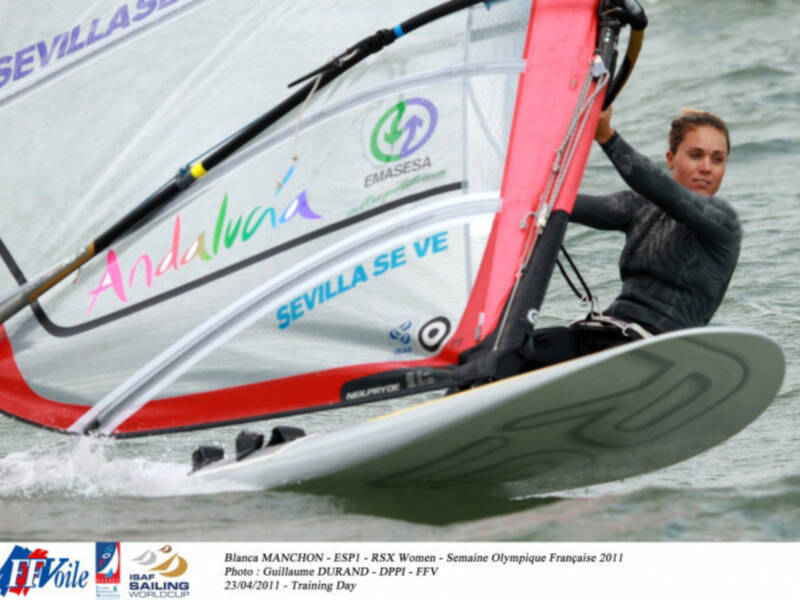 Blanca Manchón, primera líder en aguas de Hyères