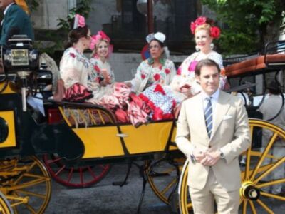 La Duquesa de Alba, con mantilla, madrina de la exhibición de enganches  
