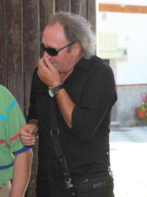 Amador Mohedano llevo flores para Rocío Jurado en el V aniversario de su fallecimiento