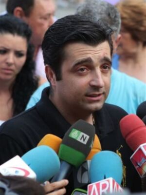 Ortega Cano operado del pie