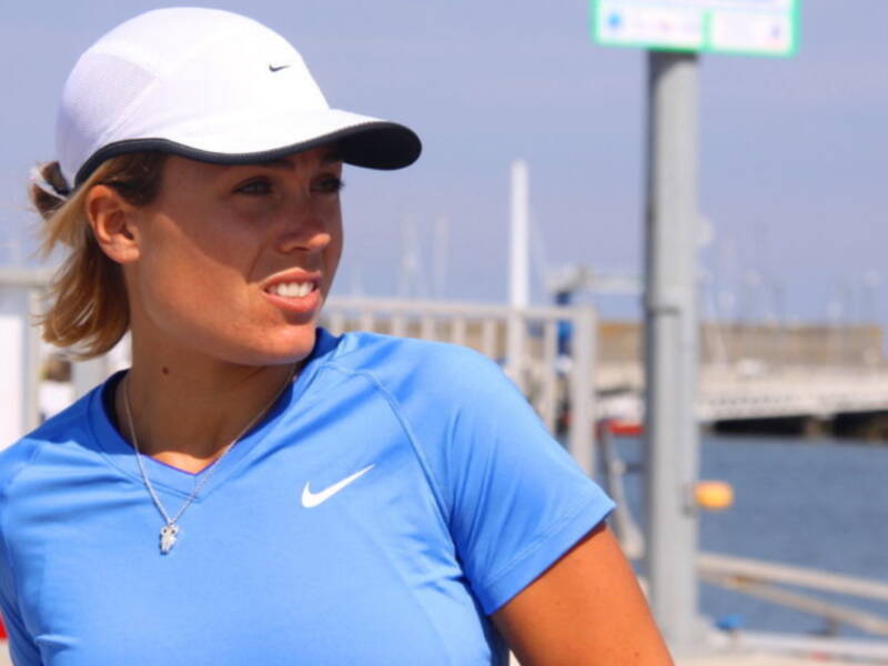Blanca Manchón sigue firme como número 1 mundial del windsurf olímpico