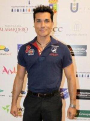 Julio Benítez el cordobés asistió a ver el concierto de su padrino julio iglesias en Lucena