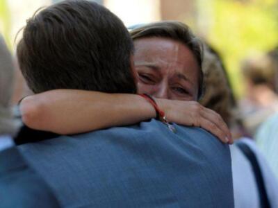Litri, Carolina Herrera, Curro Romero, Carmen Tello acompañan a Julio Aparicio en el entierro de su madre la bailaora Maleni Loreto en Sevilla