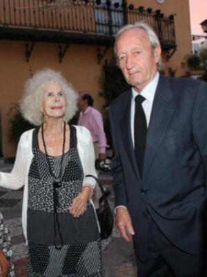 Duquesa de Alba y Carmen Tello en la misa del funeral de la madre de Julio Aparicio