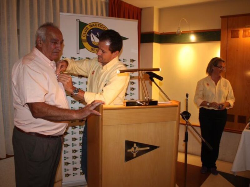 Cándido Morales, homenajeado por el mundo del remo