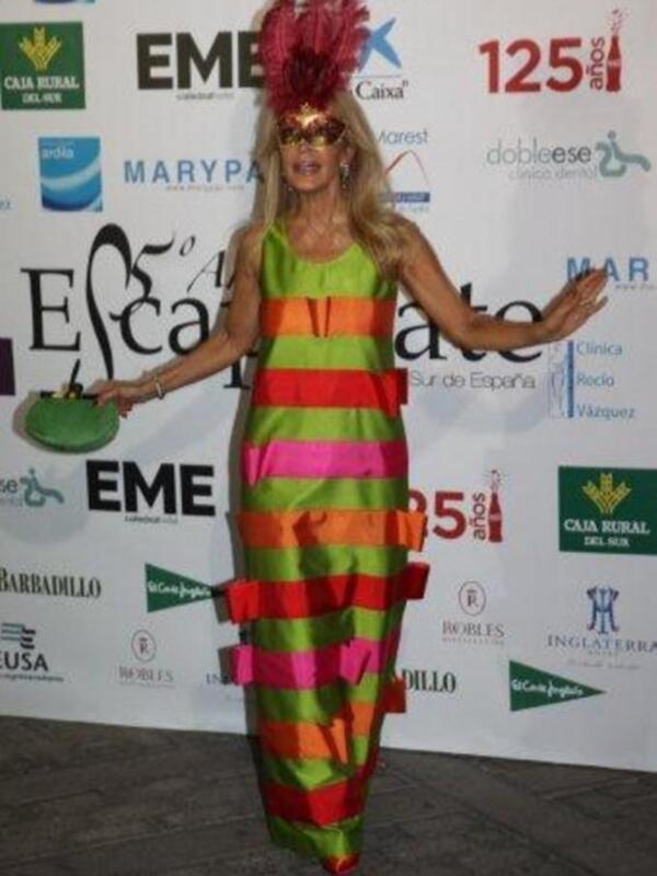 Fiesta de gala y mascaras en los Reales Alcázares de Sevilla