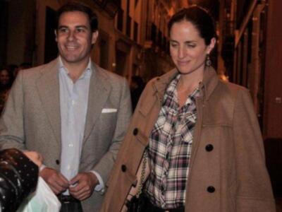 Francisco Rivera, con su novia Lourdes, feliz por la paternidad y la boda de su hermano pequeño