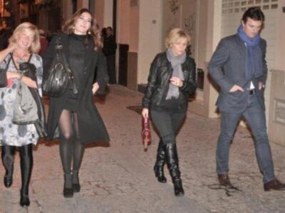 Francisco Rivera, con su novia Lourdes, feliz por la paternidad y la boda de su hermano pequeño