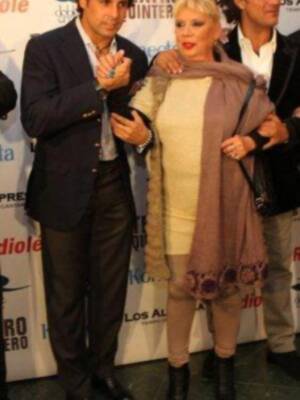 Francisco Rivera, con su novia Lourdes, feliz por la paternidad y la boda de su hermano pequeño