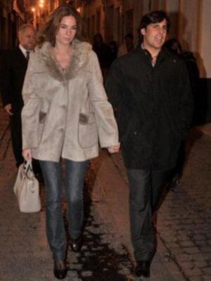 Francisco Rivera, con su novia Lourdes, feliz por la paternidad y la boda de su hermano pequeño