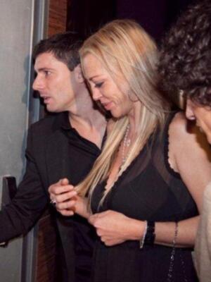 Belén Esteban recibe un homenaje en Córdoba por sus diez años en televisión, muy arropada por sus fans