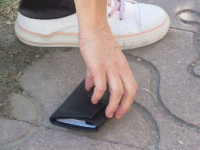 Los andaluces sufren un 8% menos de robos de carteras que la media del país