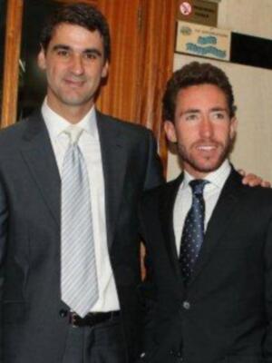 Jesulín de Ubrique, improvisado y risueño fotógrafo, homenajeado en Coria (Cáceres) por los mayorales y trabajadores del campo bravo