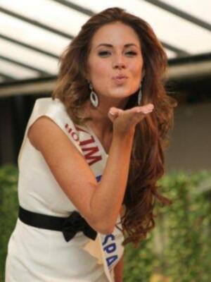 Miss España 2011, Andrea Huisgen comienza su reinado