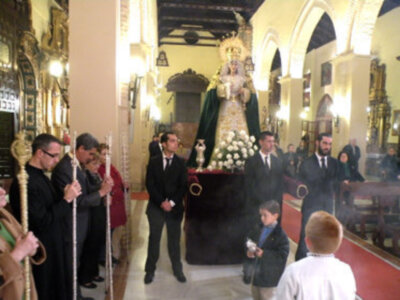  Procesión claustral de la virgen de la Esperanza de la Hermandad de Jesús Nazareno de Alcalá del Río.