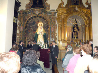  Procesión claustral de la virgen de la Esperanza de la Hermandad de Jesús Nazareno de Alcalá del Río.