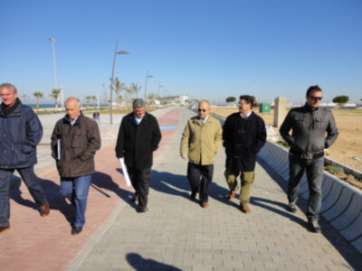 El ayuntamiento valora muy positivamente la conclusión de la segunda fase del nuevo paseo marítimo de la Cruz del Mar(Chipiona)