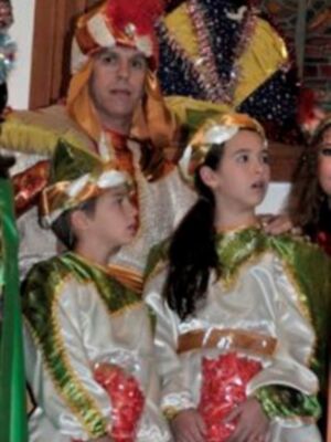 Manuel Díaz El Cordobés  ejerce de cartero real para los niños enfermos de Sevilla