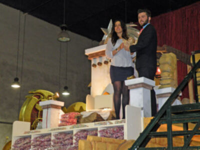 Acto de entronización de la Imagen del Niño Jesús en la carroza del nacimiento de la cabalgata 2012