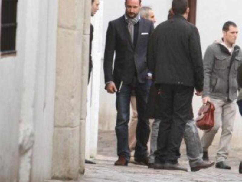 El príncipe haakon de noruega visita privada a Córdoba