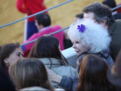 Eva González fue a la plaza a ver torear a su novio Cayetano 