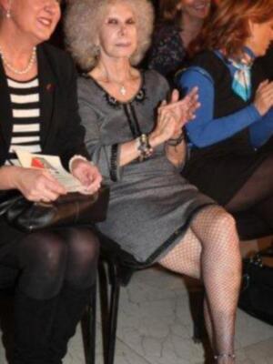 La duquesa de Alba preside desfile benéfico para la esclerosis múltiple