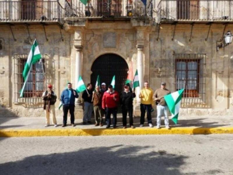 La Coalición partido Andalucista-Compromiso con Lora realizó la marcha reivindicativa por el arreglo de la carretera del veredón