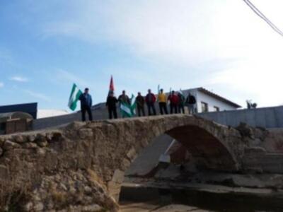 La Coalición partido Andalucista-Compromiso con Lora realizó la marcha reivindicativa por el arreglo de la carretera del veredón