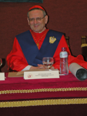 Ilustres Becario de Honor y de la visita extraordinaria a Sevilla de S.E.R. Cardenal Ángelo Amato (SDB), en el Colegio Mayor San Juan Bosco.