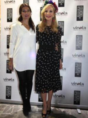 Carmen Lomana inaugura la primavera en Sevilla con la tuna