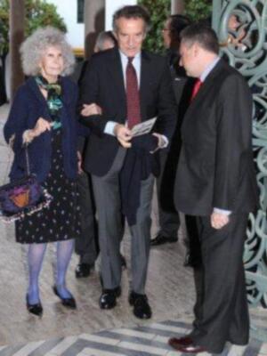 Los duques de Alba asisten al pregón del costalero que dio Rafael Peralta