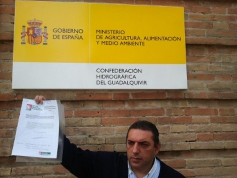 La coalición partido andalucista compromiso con lora presentaron las mociones para el arreglo de la carretera del veredón y la puesta en marcha de los ascensores en la estación de RENFE