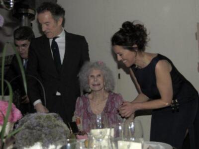 La duquesa de Alba, premio a la mejor embajadora de Sevilla en el mundo apoya a SM el rey