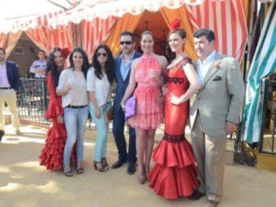 Numerosos personajes conocidos en Feria de Sevilla 2012