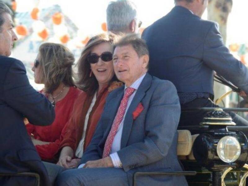 Numerosos personajes conocidos en Feria de Sevilla 2012