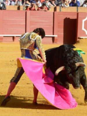 Numerosos personajes conocidos en Feria de Sevilla 2012