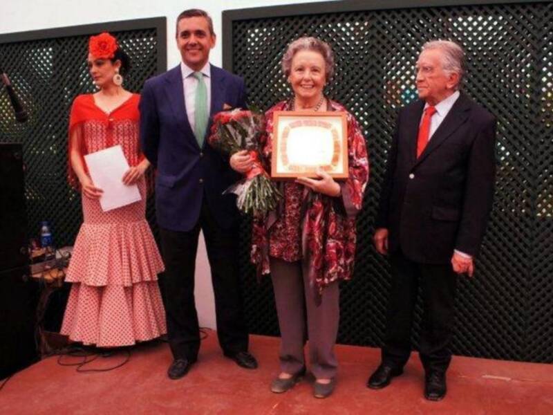 Numerosos personajes conocidos en Feria de Sevilla 2012