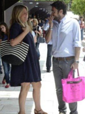 Isabel Sartorius y Maxim Huerta, una divertida pareja en Feria del libro de Sevilla 