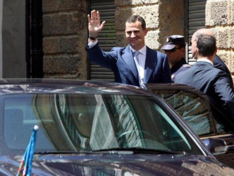 El cariñoso recibimiento al príncipe en Cádiz