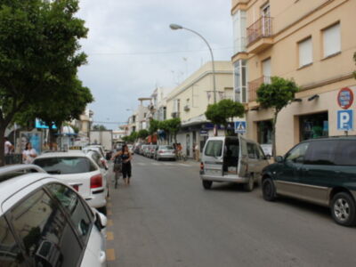 El gobierno municipal del PP sigue recaudando  con la zona azul pero sin poner controladores.(Chipiona)