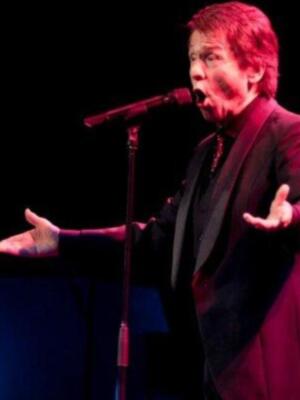 Raphael en Sevilla ante 1.800 espectadores 