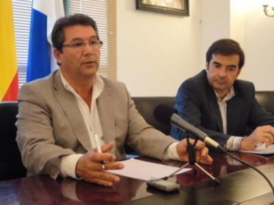 Antonio Peña firma el contrato de la auditoría externa que esclarecerá las cuentas de las dos legislaturas anteriores(Chipiona)