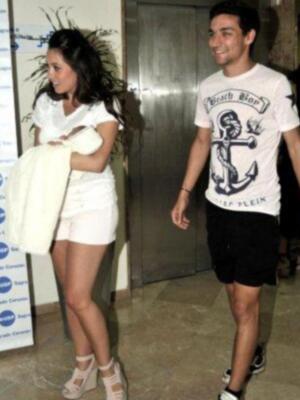 El mundialista Jesús Navas, presenta a su primer hijo  